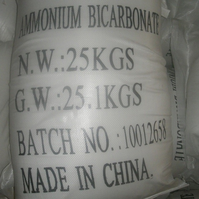 Le bicarbonate en cristal blanc d'ammonium saupoudrent la catégorie 1066-33-7 d'industrie de CAS