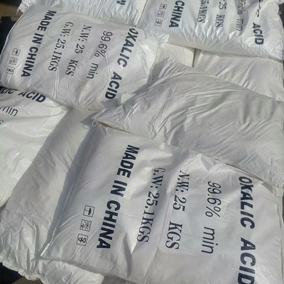 99,6% acides oxaliques CAS 6153-56-6 mordants pour des fibres d'ouate